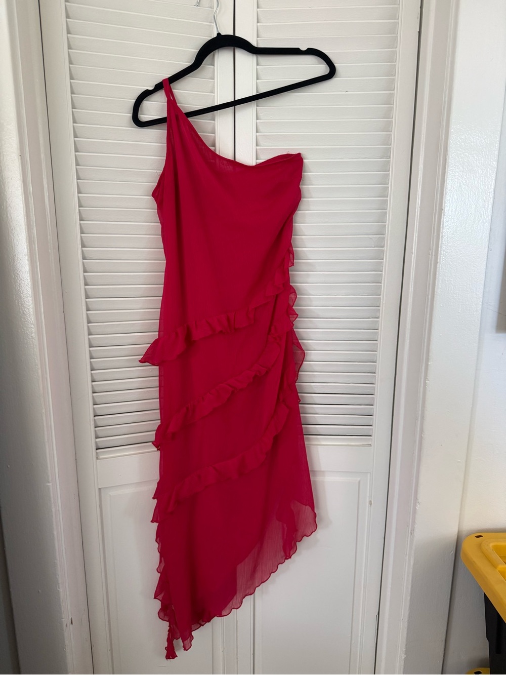 Asymmetric One-Shoulder Midi Dress in pink/red